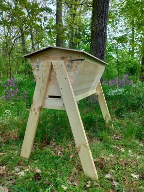 Medná Kráva - Top Bar Hive